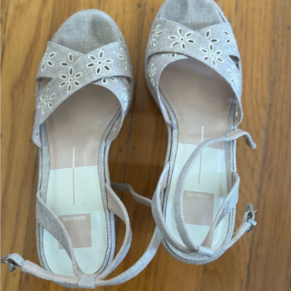 Dolce Vita Laisha Heels Almond Floral Eyelet